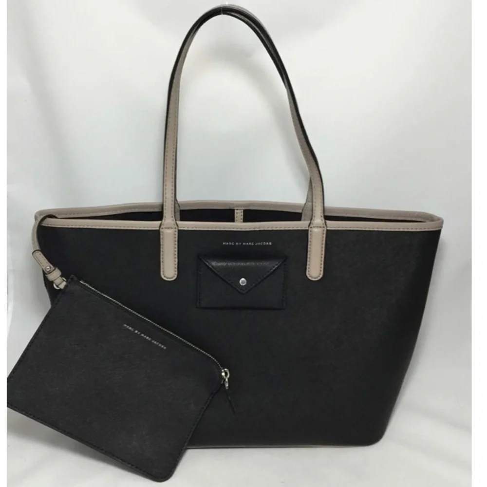 [Marc Jacobs] Black Leather Tote & Wristlet